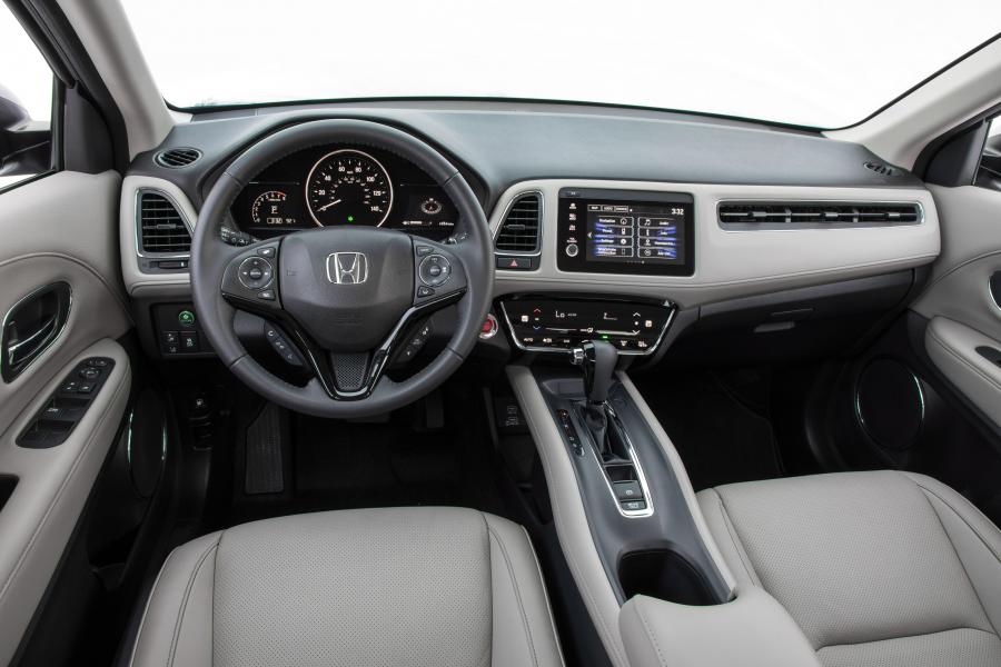 Торпедо Honda HR-V Touring 2018 года  (NA) (фото 17 из 20)